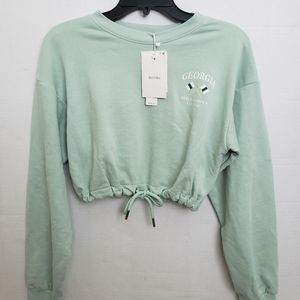 Bershka cropped fit crewneck size small nwt